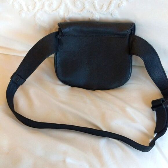 Simon Cross Shoulder/ Belt Bag - Picture 3 of 14